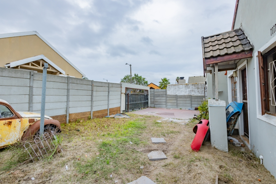 3 Bedroom Property for Sale in Protea Village Western Cape